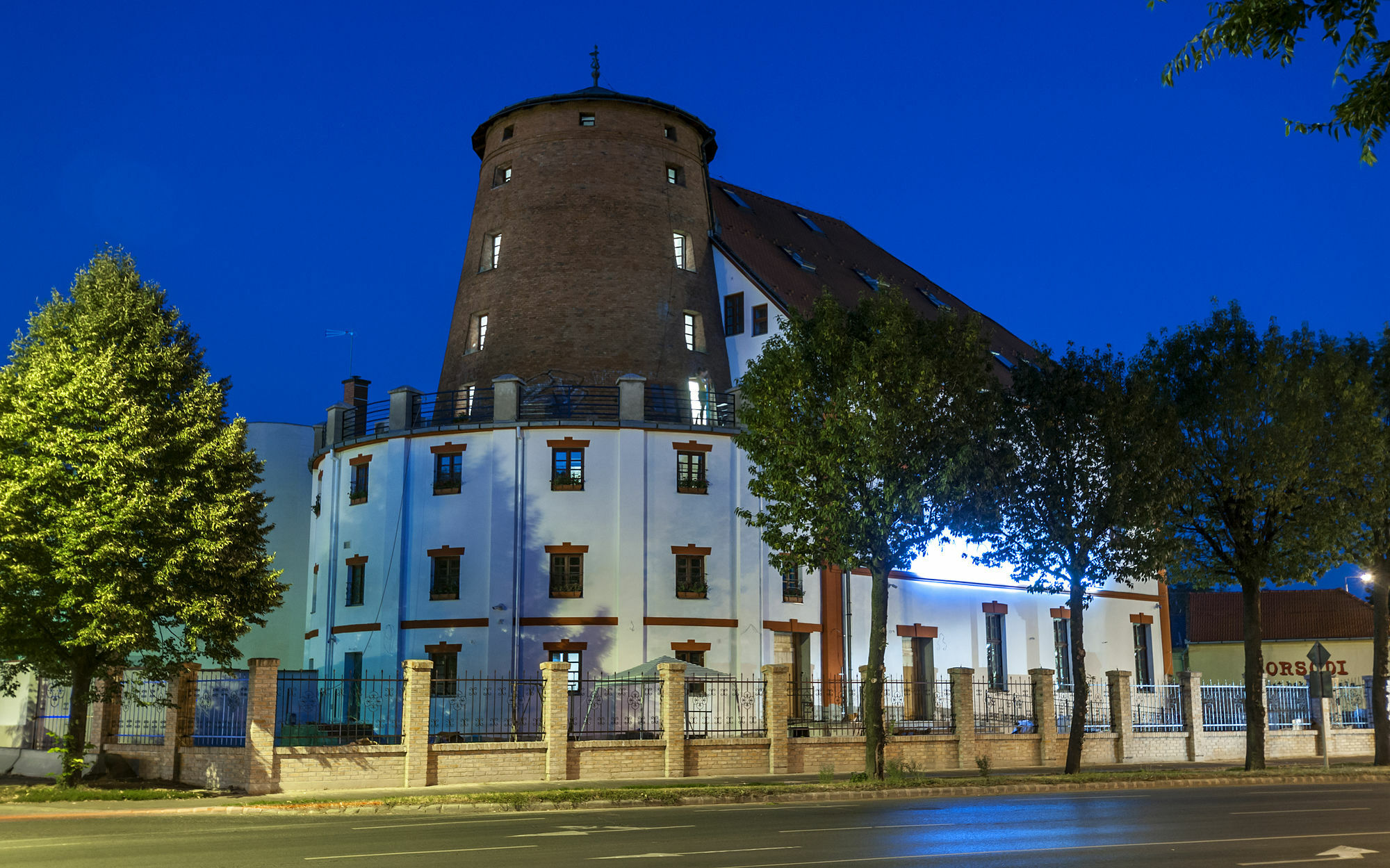 Malom Hotel Debreţin Exterior foto